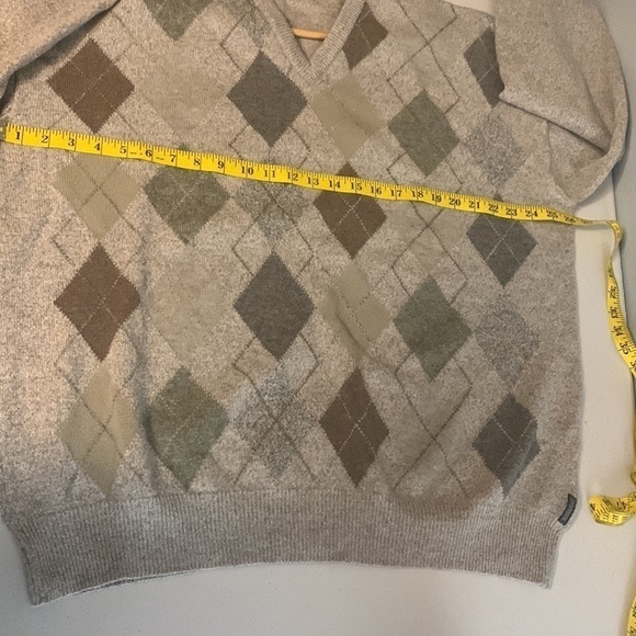 Fisherman Out of Ireland Argyle Sweater - Picture 9 of 14